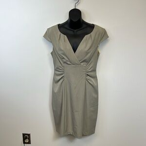 Connected Tan Pleated Sheath Dress V-Neck Midi Size 6 Petite